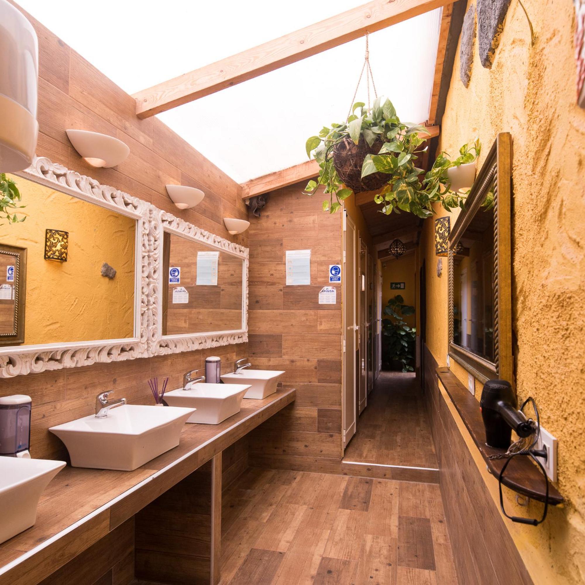 Hostel Los Amigos By Youroom La Mareta Exterior photo
